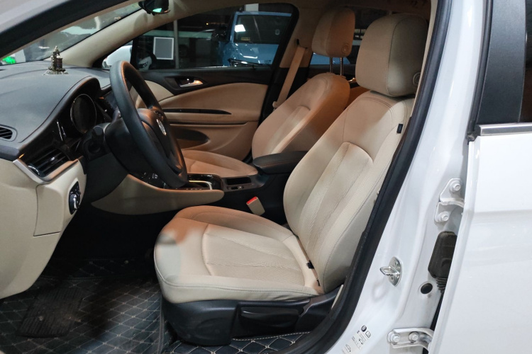 别克 威朗 2018款 三厢 15S 自动进取型中控内饰19