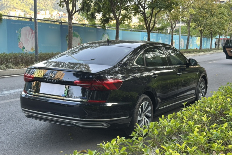 大众 帕萨特新能源 2020款 430PHEV 混动豪华版 国VI车身外观6003