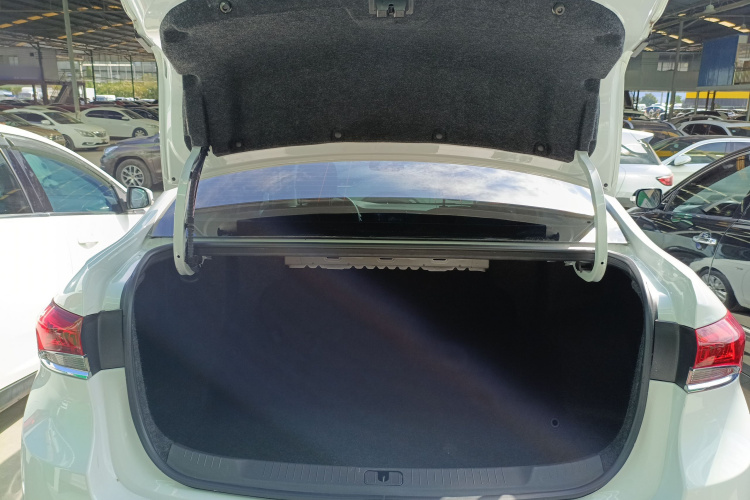 别克 英朗 2021款 改款 典范 1.5L 自动精英型机舱底盘23