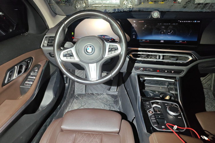 宝马i3 2022款 eDrive 35 L中控内饰13