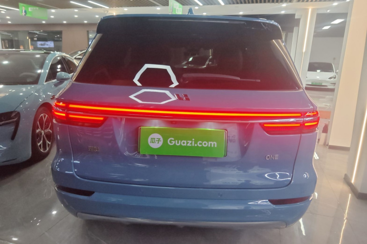 理想汽车 理想ONE 2021款 增程6座版车身外观6