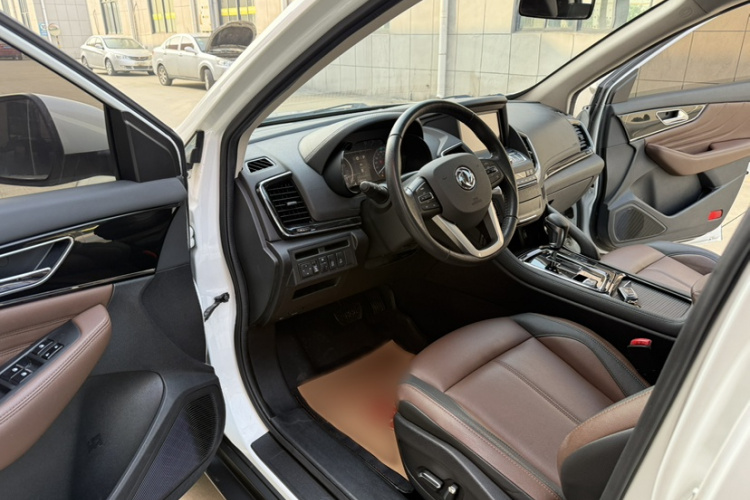 东风风神AX7 2018款 经典 1.6T 自动豪华型中控内饰7003