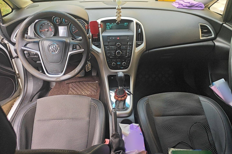 别克 英朗 2013款 XT 1.6L 自动时尚版中控内饰7002