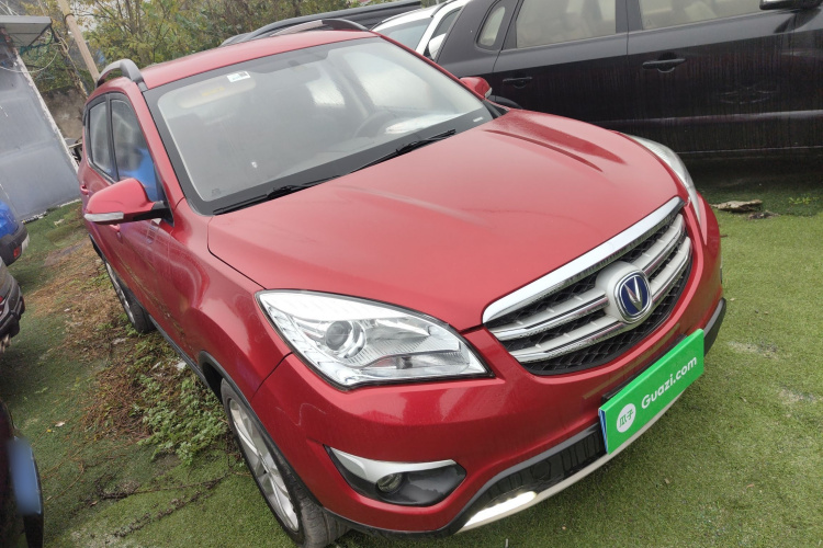 长安CS35 2016款 1.6L 手动豪华型 国V车身外观3