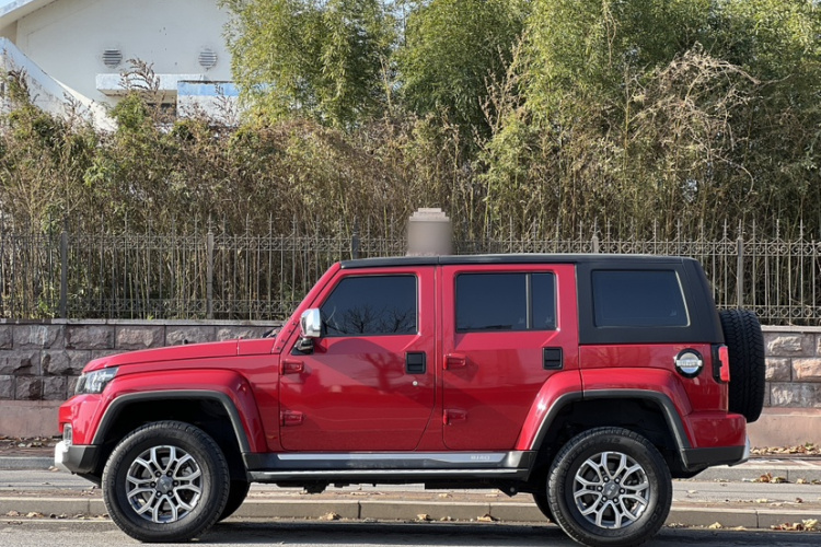 北京BJ40 2023款 2.0T 自动四驱城市猎人版侠客型车身外观6003