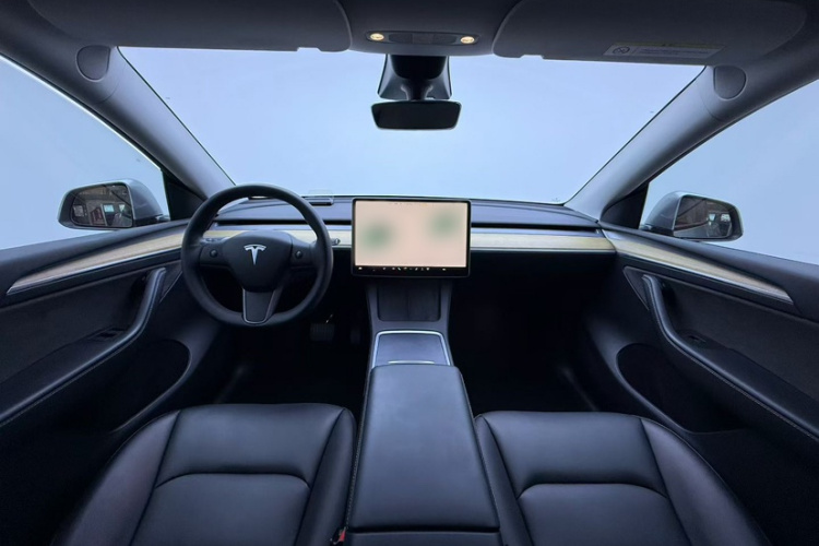 特斯拉 Model Y 2022款 后轮驱动版中控内饰7001