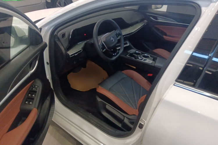 长安 逸动 2023款 畅享版 PLUS 蓝鲸NE 1.4T GDI DCT尊贵版中控内饰20