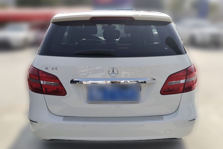 奔驰B级 2012款 B 180车身外观6