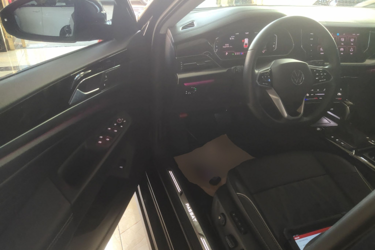 大众 帕萨特 2023款 330TSI 豪华版中控内饰7003