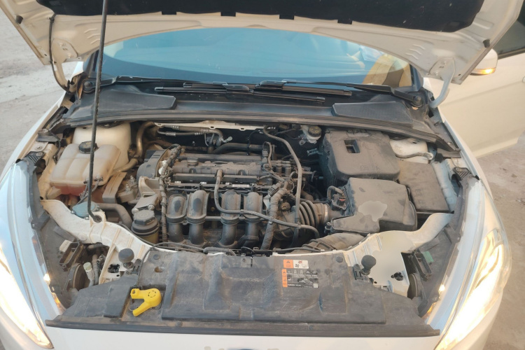 福特 福克斯 2018款 两厢经典 1.6L 自动风尚型智行版机舱底盘24