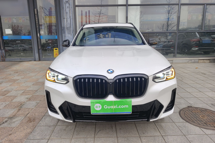 宝马X3 2022款 xDrive30i 领先型 M曜夜套装车身外观2