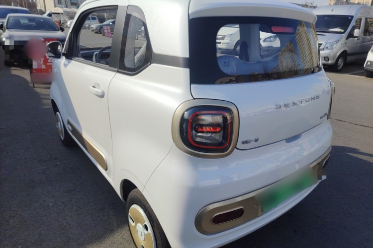 奔腾小马 2026款 222km 萌趣马车身外观4