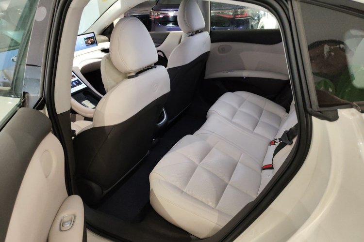 智己汽车 智己L6 2024款 Max 长续航版中控内饰7004