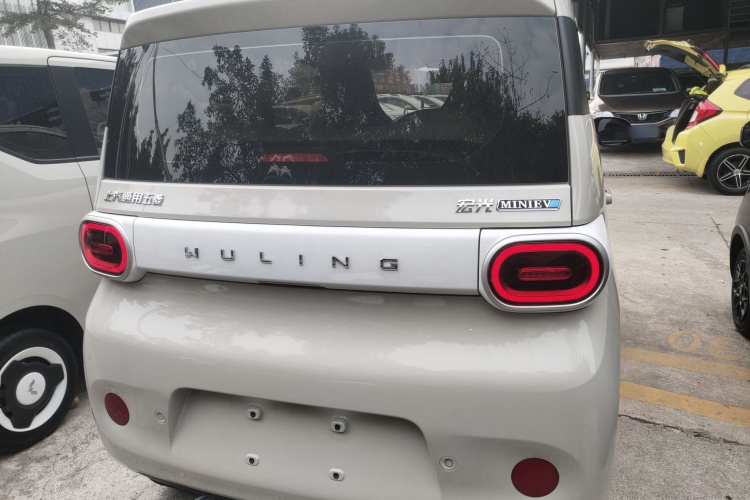 五菱汽车 宏光MINIEV 2024款 第三代 215km 青春版车身外观6