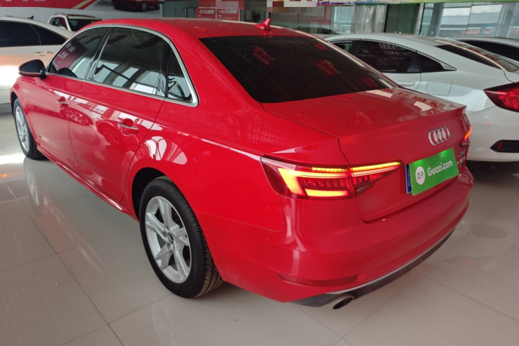 奥迪A4L 2018款 30周年年型 40 TFSI 进取型车身外观6