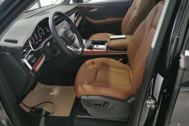 奥迪Q7 2025款 55 TFSI quattro S line运动型局部细节19