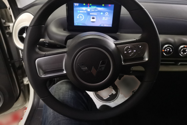 五菱汽车 五菱缤果 2023款 203km 轻享款局部细节13