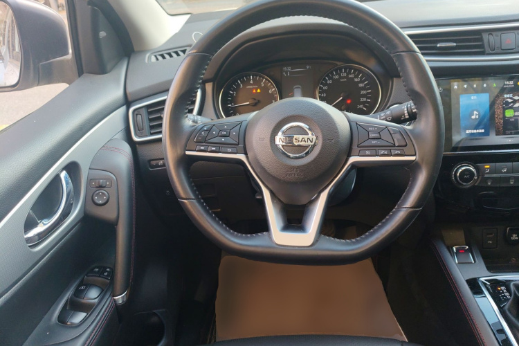 日产 逍客 2021款 2.0L CVT豪华版中控内饰13