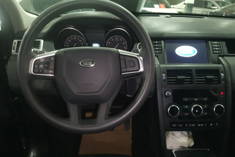 路虎 发现神行 2017款 2.0T PURE局部细节13