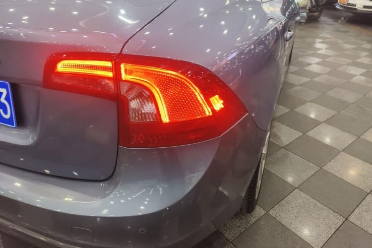 沃尔沃S60 2018款 S60L T4 智远版车身外观6006