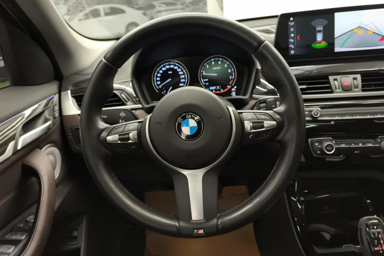 宝马X1 2021款 xDrive25Li 尊享型中控内饰13