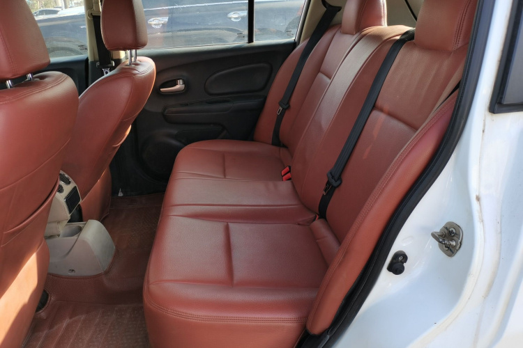 启辰R50 2015款 1.6L 手动时尚版中控内饰21