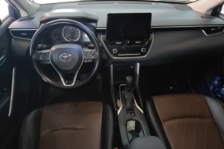 丰田 卡罗拉锐放 2022款 2.0L 豪华版中控内饰12