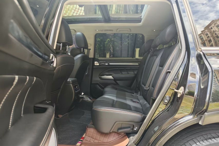 广汽传祺 传祺GS8 2021款 390T 两驱暗夜骑士版车身外观6010