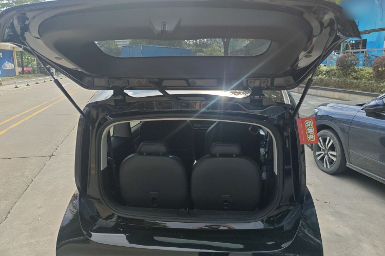 宝骏KiWi EV 2023款 大疆版 磷酸铁锂机舱底盘23