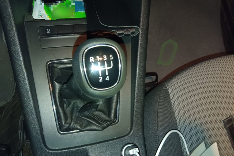 斯柯达 明锐 2015款 1.6L 手动逸致版局部细节18