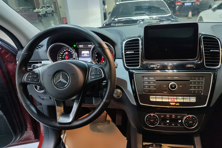 奔驰GLE轿跑 2017款 GLE 320 4MATIC 轿跑SUV中控内饰12
