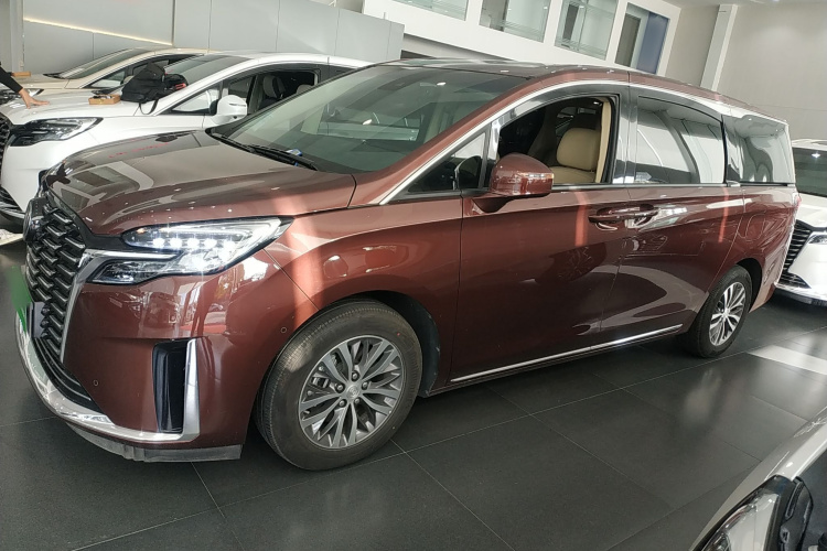 别克GL8 2023款 ES陆尊 尊享型车身外观4