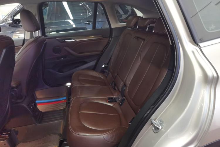 宝马X1 2018款 xDrive20Li 尊享型中控内饰21