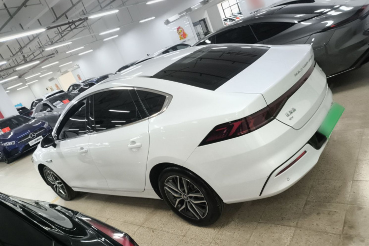 比亚迪 秦PLUS 2023款 冠军版 EV 510KM超越型车身外观4