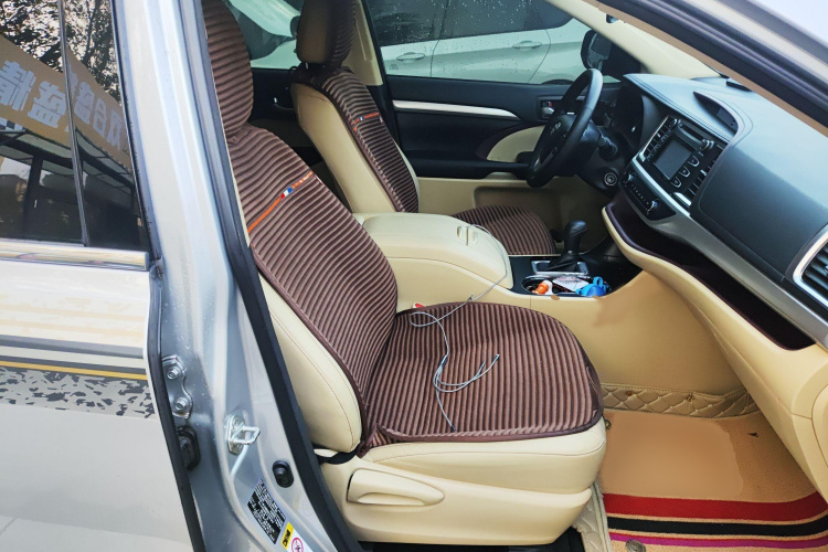 丰田 汉兰达 2017款 2.0T 两驱精英版 5座局部细节41