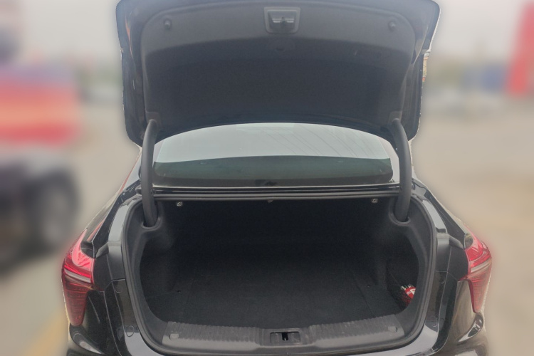 红旗H5 2023款 1.5T DCT智联旗韵版中控内饰23