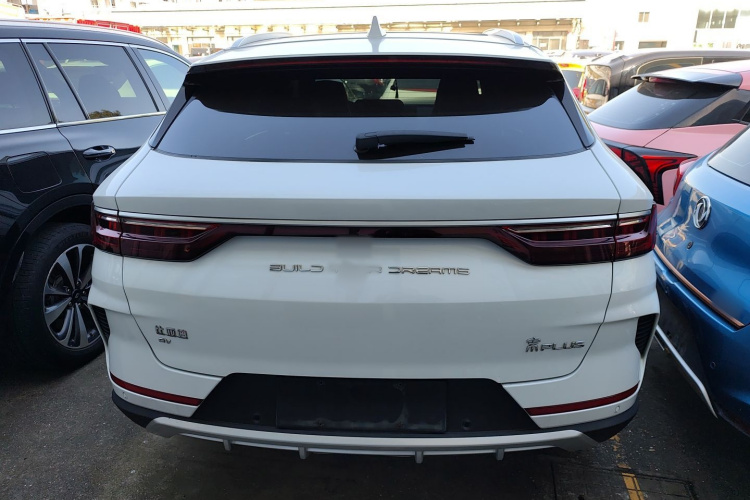 比亚迪 宋PLUS新能源 2021款 EV 旗舰型车身外观6