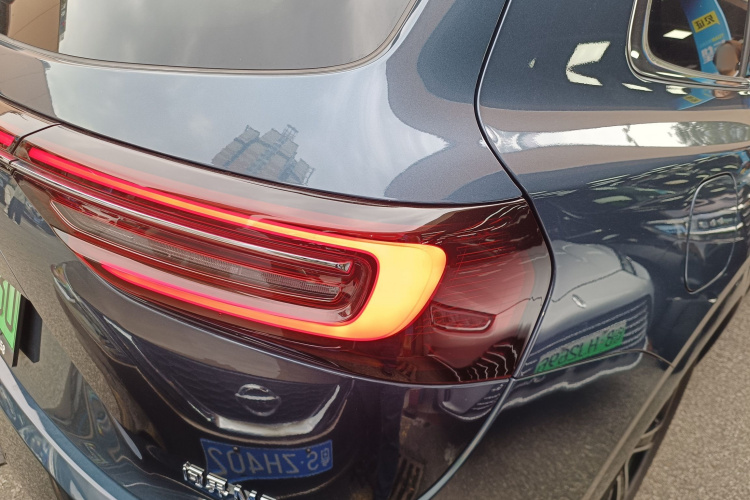 鸿蒙智行 问界M7 2024款 1.5T 智驾四驱Ultra版 6座车身外观6006