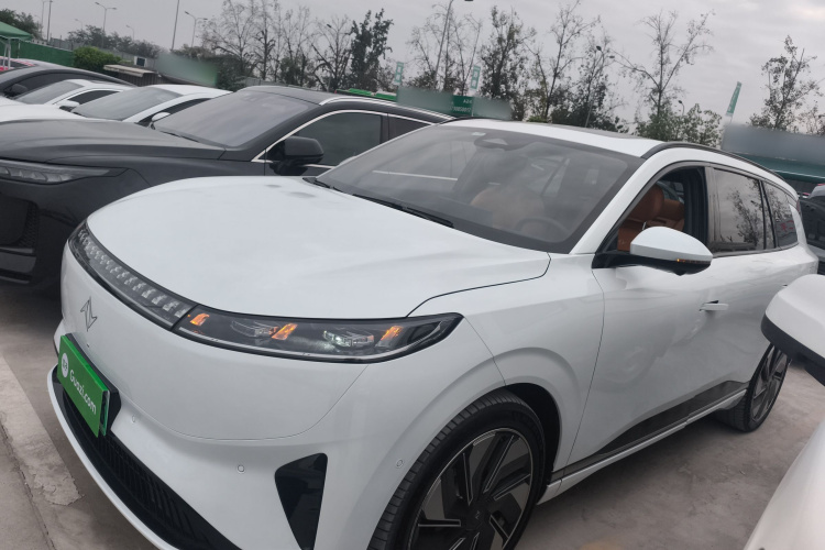 东风奕派 eπ008 2025款 210Ultra增程版 5座车身外观4