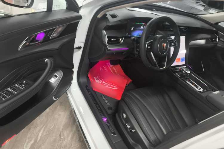 红旗H5 2023款 2.0T 自动智联旗畅版中控内饰7003