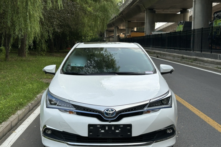 丰田 卡罗拉双擎E+ 2019款 1.8L E-CVT领先版车身外观6006
