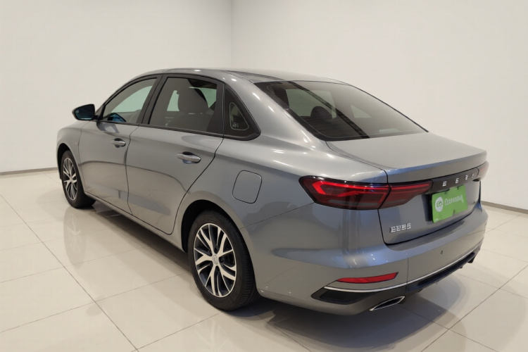 吉利汽车 帝豪 2023款 第4代冠军版 1.5L CVT豪华型车身外观5