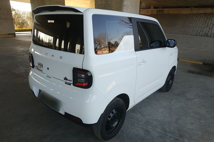 吉利银河 熊猫 2025款 210km 元气熊车身外观7