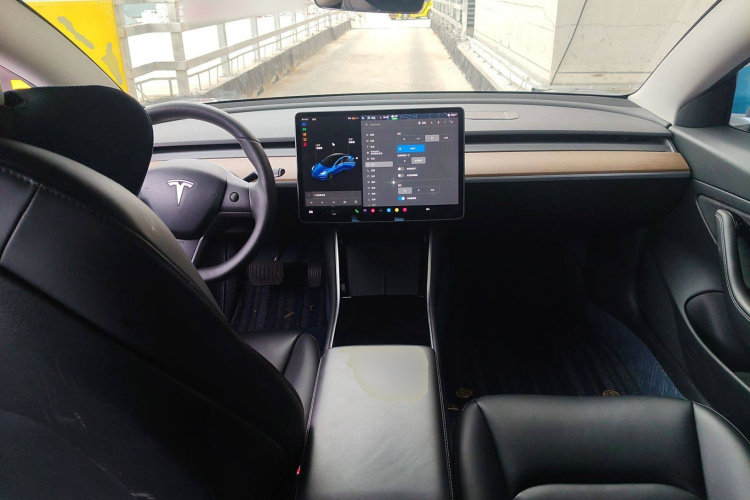 特斯拉 Model 3 2020款 改款 标准续航后驱升级版中控内饰12