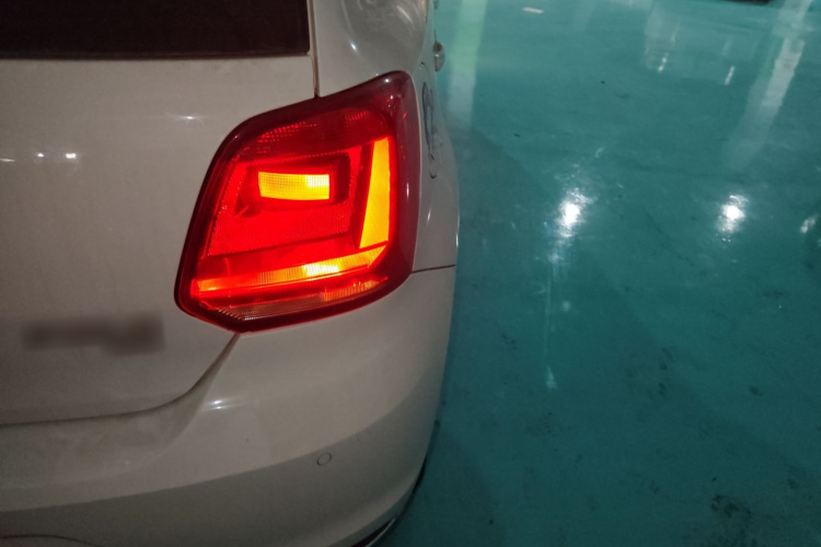 大众 Polo 2014款 1.6L 自动舒适版车身外观9