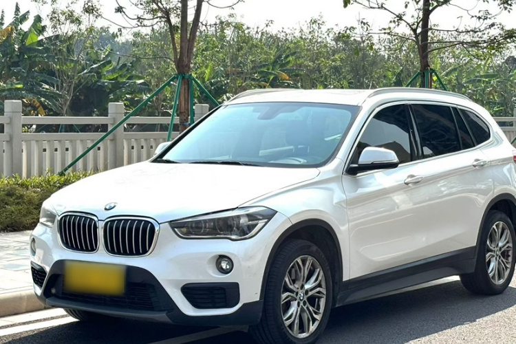 宝马X1 2018款 sDrive20Li 领先型车身外观6005