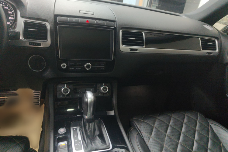 大众 途锐 2017款 3.0TSI 远征版局部细节16