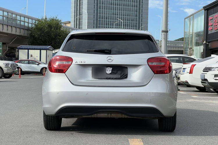 奔驰A级(进口) 2013款 A 180 时尚型车身外观6005