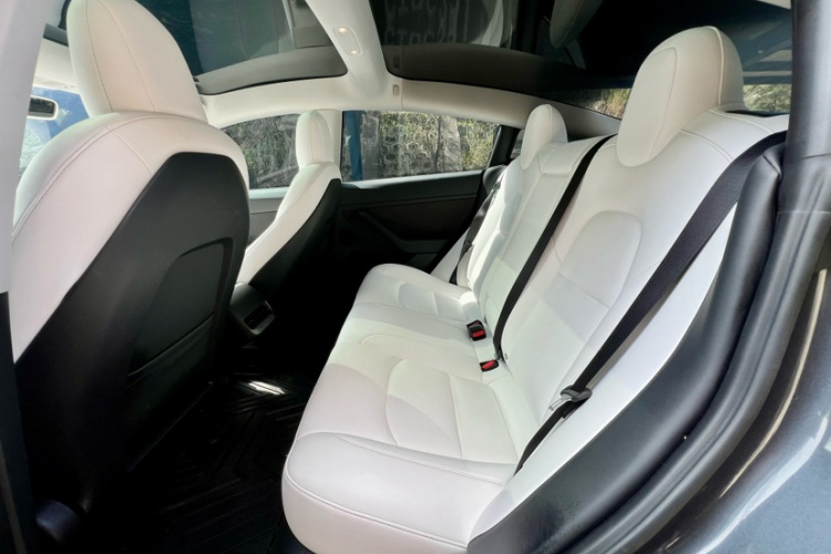 特斯拉 Model 3 2021款 标准续航后驱升级版 3D6中控内饰7005