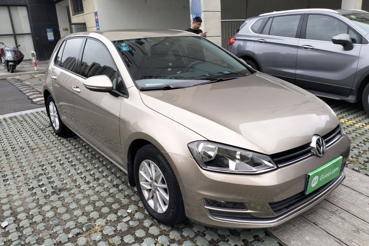 大众 高尔夫 2016款 1.6L 自动时尚型车身外观3